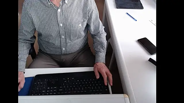 dutchpornking online show from May 6, 2026, 6:08 am