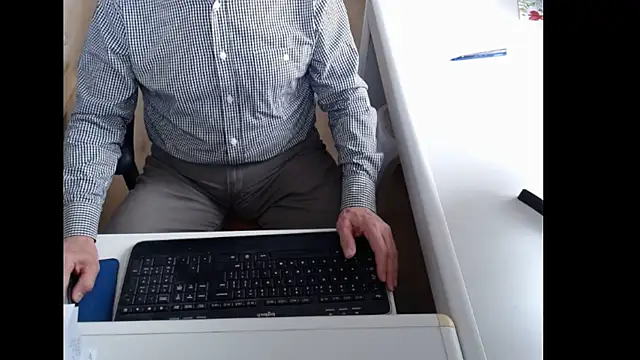 dutchpornking online show from May 20, 2026, 7:03 am