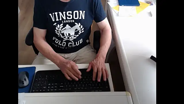 dutchpornking online show from May 29, 2026, 6:11 am