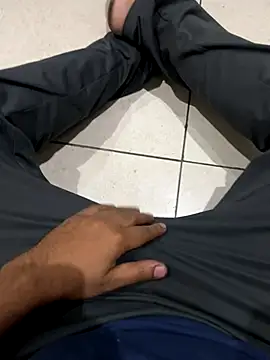 Snapshot of luciferdxm5 chatting on November 10, 2025, 6:12 am luciferdxm5 online show from November 10, 2025, 6:12 am