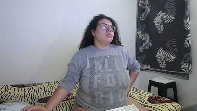 mabigomez00 online show from July 26, 2026, 10:33 am