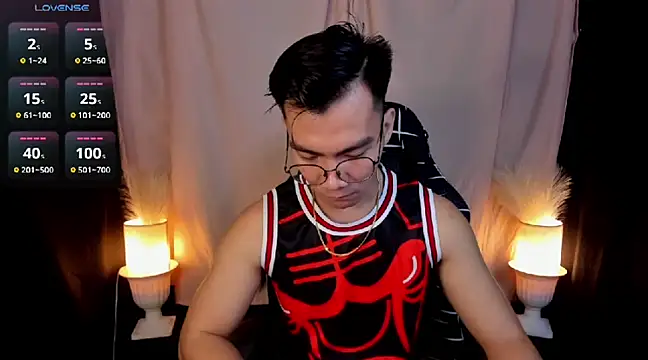 Snapshot of 000batman000 chatting on February 4, 2025, 4:05 am 000batman000 online show from February 4, 2025, 4:05 am