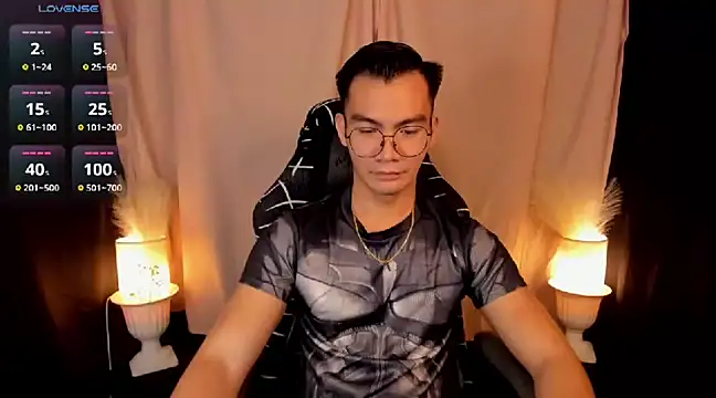 Snapshot of 000batman000 chatting on February 6, 2025, 1:54 pm 000batman000 online show from February 6, 2025, 1:54 pm