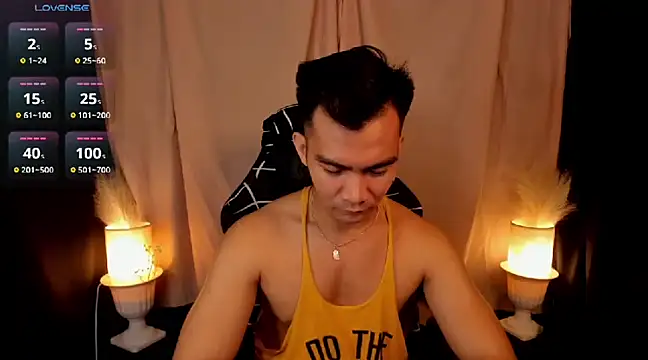 Snapshot of 000batman000 chatting on February 19, 2025, 1:06 pm 000batman000 online show from February 19, 2025, 1:06 pm