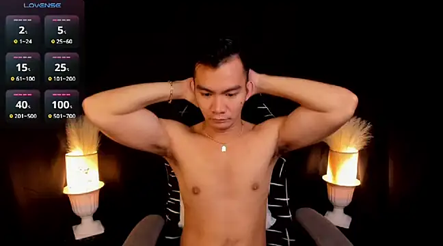 Snapshot of 000batman000 chatting on February 25, 2025, 10:47 am 000batman000 online show from February 25, 2025, 10:47 am