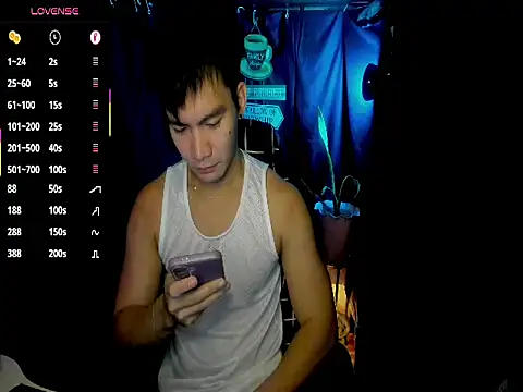 Snapshot of 000batman000 chatting on February 18, 2026, 2:51 am 000batman000 online show from February 18, 2026, 2:51 am