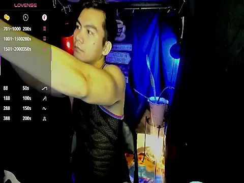 Snapshot of 000batman000 chatting on February 27, 2026, 1:11 pm 000batman000 online show from February 27, 2026, 1:11 pm