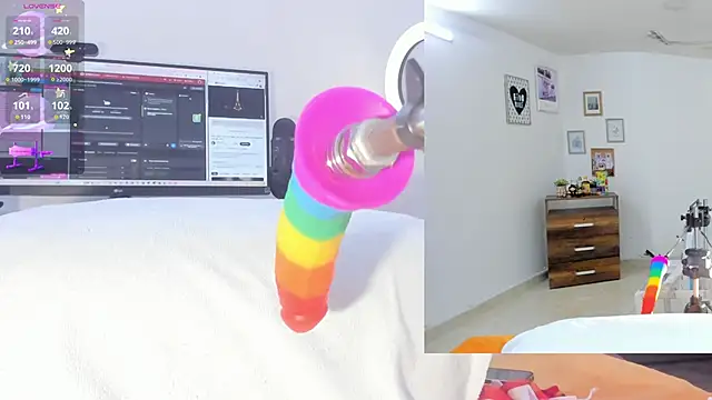 sofi velez online show from October 3, 2025, 5:21 pm