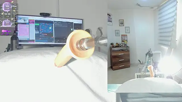 sofi velez online show from November 10, 2025, 5:01 pm