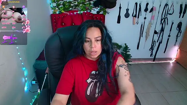 Snapshot of elektra_32 chatting on February 2, 2026, 6:01 am elektra 32 online show from February 2, 2026, 6:01 am