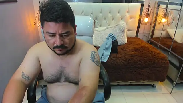 Snapshot of oso_dirty_ chatting on January 17, 2026, 6:00 pm oso dirty online show from January 17, 2026, 6:00 pm