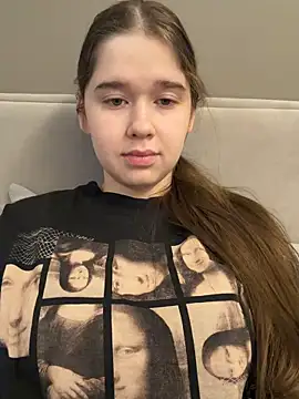 Snapshot of HornyGirlH chatting on February 8, 2026, 5:33 am HornyGirlH online show from February 8, 2026, 5:33 am