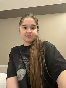 Snapshot of HornyGirlH chatting on February 16, 2026, 1:24 am HornyGirlH online show from February 16, 2026, 1:24 am