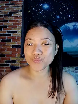 Snapshot of Urchanel chatting on April 11, 2026, 12:37 am Urchanel online show from April 11, 2026, 12:37 am