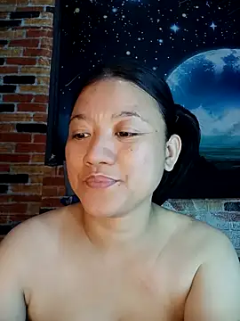 Snapshot of Urchanel chatting on April 18, 2026, 5:22 am Urchanel online show from April 18, 2026, 5:22 am