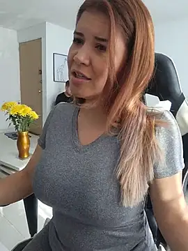 jnilu1227 online show from February 9, 2026, 1:48 pm