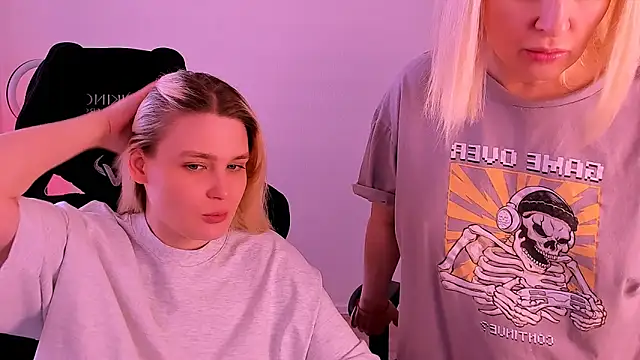 hotblonds online show from December 12, 2024, 12:12 pm