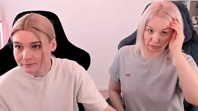 hotblonds online show from March 21, 2025, 10:39 am