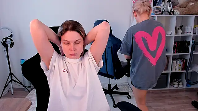 Snapshot of hotblonds chatting on February 27, 2026, 12:05 pm hotblonds online show from February 27, 2026, 12:05 pm