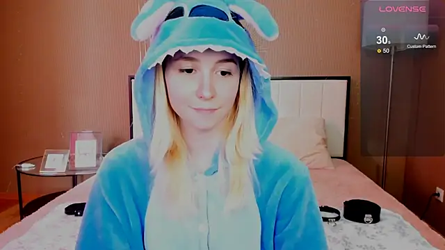 Snapshot of fleximona chatting on October 24, 2025, 8:33 am fleximona online show from October 24, 2025, 8:33 am