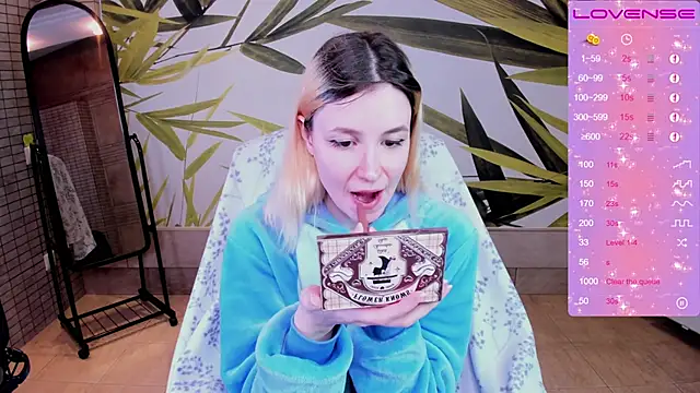 Snapshot of fleximona chatting on December 14, 2025, 9:58 am fleximona online show from December 14, 2025, 9:58 am