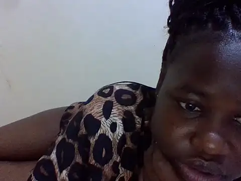 cute-marianna online show from April 17, 2026, 2:42 pm