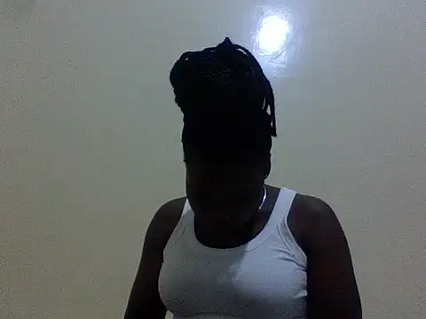 cute-marianna online show from May 16, 2026, 5:45 pm