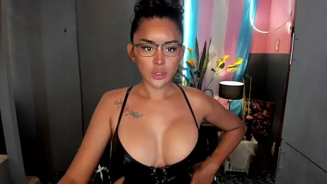Snapshot of QuiinMollyXxX chatting on April 17, 2026, 2:58 am QuiinMollyXxX online show from April 17, 2026, 2:58 am