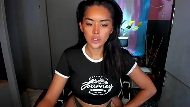 Snapshot of QuiinMollyXxX chatting on April 26, 2026, 1:58 am QuiinMollyXxX online show from April 26, 2026, 1:58 am