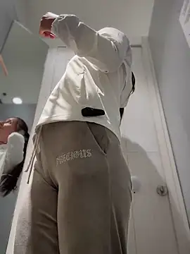 Snapshot of YOUR-KARINA chatting on December 28, 2024, 6:39 am YOUR-KARINA online show from December 28, 2024, 6:39 am