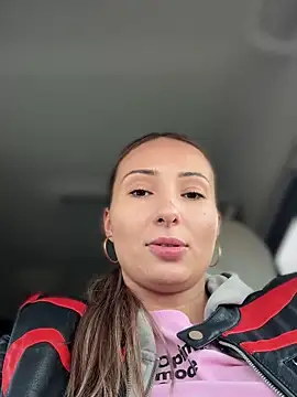 Snapshot of YOUR-KARINA chatting on March 16, 2025, 7:48 am YOUR-KARINA online show from March 16, 2025, 7:48 am