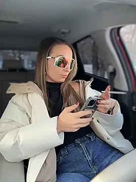 Snapshot of YOUR-KARINA chatting on January 19, 2026, 8:51 am YOUR-KARINA online show from January 19, 2026, 8:51 am