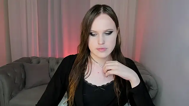 EffieMinki online show from July 15, 2026, 11:43 pm