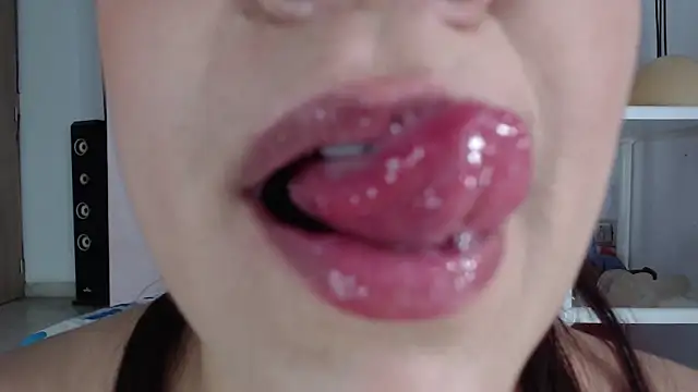 Snapshot of emiligrey_ chatting on March 23, 2025, 1:31 am emiligrey online show from March 23, 2025, 1:31 am