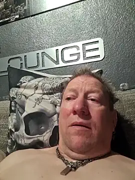 Snapshot of tomtom111111 chatting on October 30, 2025, 9:15 pm tomtom111111 online show from October 30, 2025, 9:15 pm