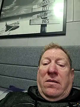 Snapshot of tomtom111111 chatting on November 30, 2025, 11:25 am tomtom111111 online show from November 30, 2025, 11:25 am