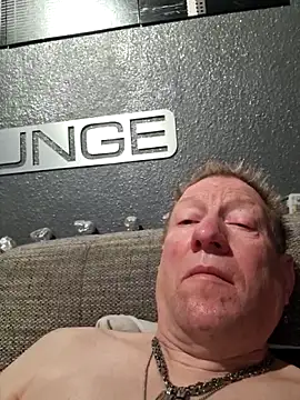 Snapshot of tomtom111111 chatting on February 28, 2026, 11:17 pm tomtom111111 online show from February 28, 2026, 11:17 pm