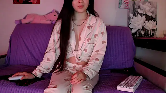 Snapshot of Lili_asian chatting on December 7, 2024, 7:54 pm Lili asian online show from December 7, 2024, 7:54 pm
