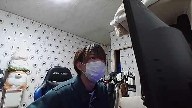 pychan online show from February 26, 2025, 12:58 pm