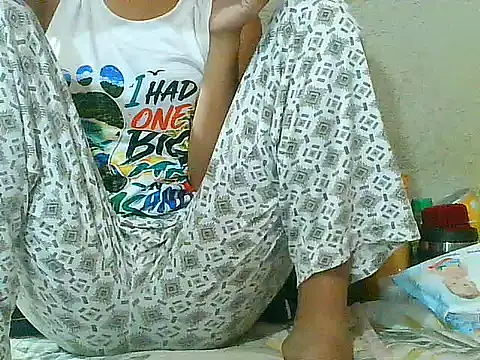 PinaySkinnyGirl online show from June 28, 2026, 10:27 pm