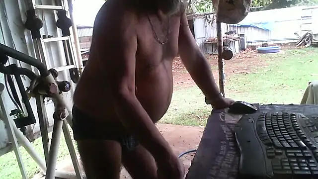 Snapshot of herbie010666 chatting on November 16, 2025, 4:40 am herbie010666 online show from November 16, 2025, 4:40 am