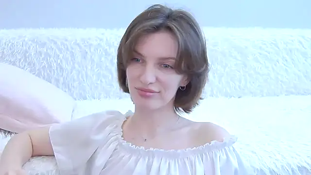 Beauty Alex online show from May 18, 2026, 2:51 am