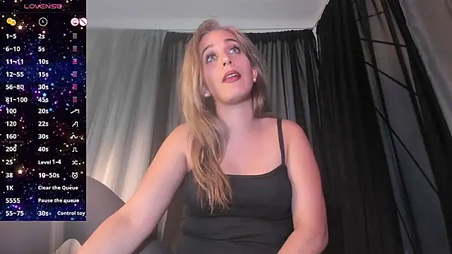 Snapshot of ateneamoon chatting on October 8, 2025, 2:09 am ateneamoon online show from October 8, 2025, 2:09 am