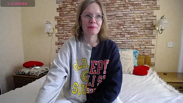 BlondyBabySweet online show from May 3, 2026, 10:54 am