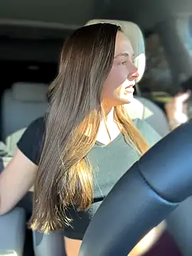 lunagirl13 online show from October 24, 2025, 8:05 pm