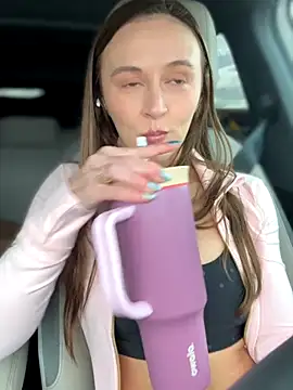 Snapshot of lunagirl13 chatting on January 7, 2026, 7:16 pm lunagirl13 online show from January 7, 2026, 7:16 pm