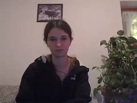 Snapshot of Geile-Luna chatting on December 23, 2024, 7:52 pm Geile-Luna online show from December 23, 2024, 7:52 pm