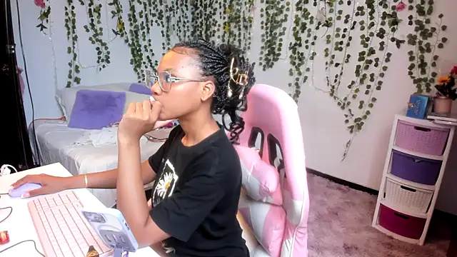 violeta milleer online show from March 13, 2026, 6:47 pm