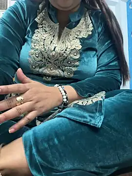 Snapshot of Preet_Kaur_69 chatting on December 17, 2024, 10:01 am Preet Kaur 69 online show from December 17, 2024, 10:01 am
