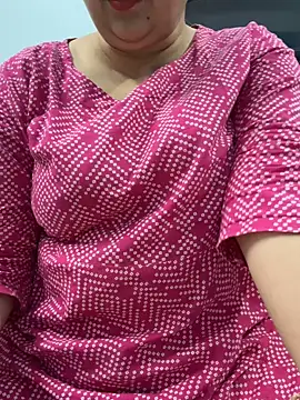 Snapshot of Preet_Kaur_69 chatting on November 2, 2025, 9:55 am Preet Kaur 69 online show from November 2, 2025, 9:55 am